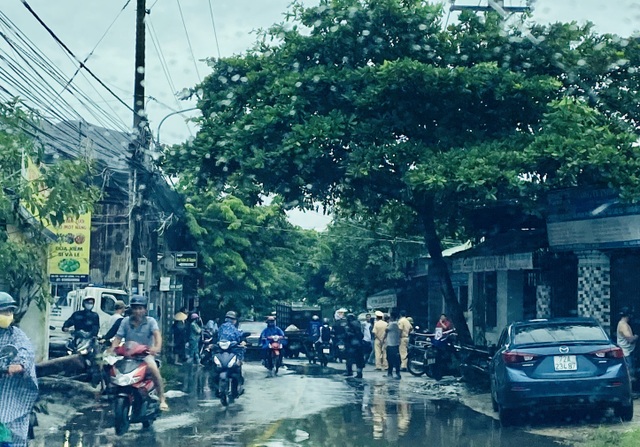 Vụ côn đồ đập phá nhà dân: Cưỡng chế công trình xây dựng sai phạm! - 4 Vụ côn đồ đập phá nhà dân: Cưỡng chế công trình xây dựng sai phạm! - 4