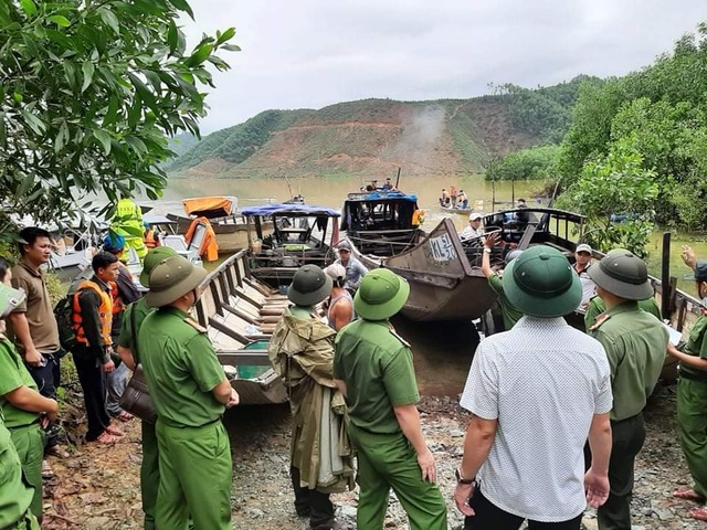 Công an tiếp cận thủy điện Rào Trăng 3, không còn dấu vết nhà điều hành - 4