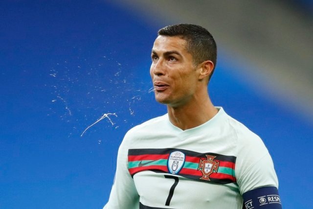 Sức khỏe của C.Ronaldo ra sao sau khi nhiễm Covid-19? - 1 Sức khỏe của C.Ronaldo ra sao sau khi nhiễm Covid-19? - 1