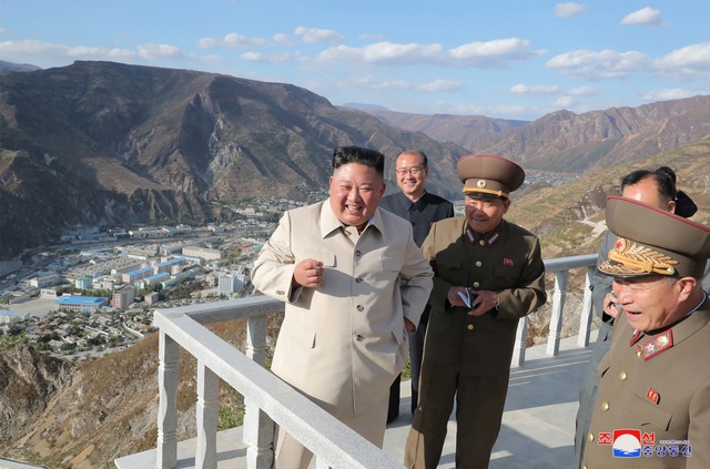 Mr. Kim Jong-un leads the construction of 25,000 new houses for people in stormy areas - 6