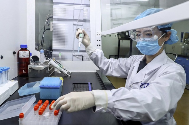 Công ty Trung Quốc đề nghị tiêm vắc xin Covid-19 thử nghiệm cho du học sinh - 1