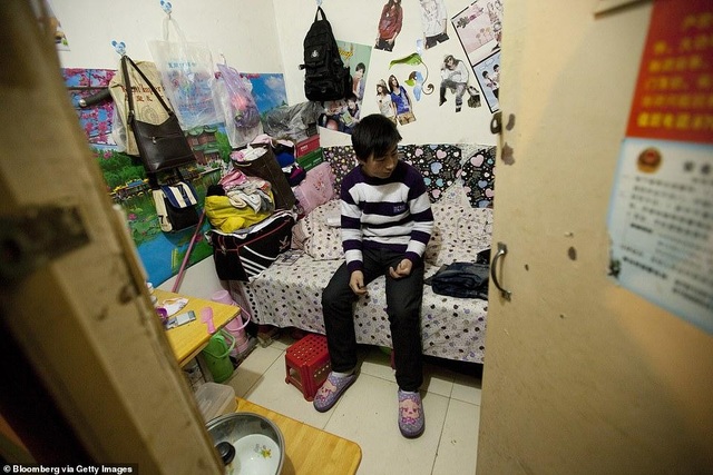 Cuộc sống tù túng trong những căn nhà hộp diêm dưới lòng đất Bắc Kinh - 1