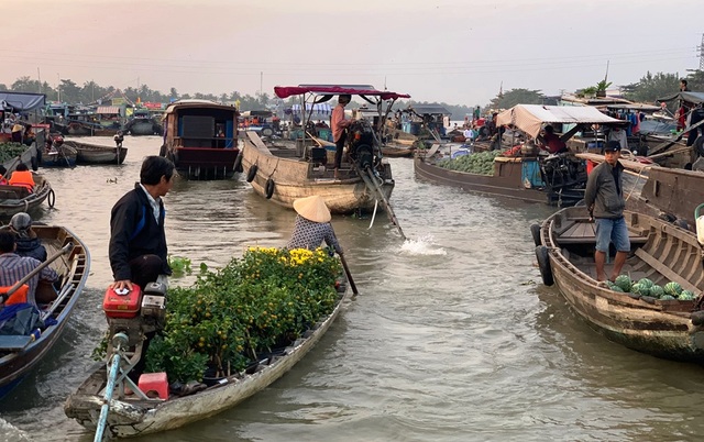Trên 70% khách du lịch đến Cần Thơ đã tham quan chợ nổi Cái Răng - 2 Trên 70% khách du lịch đến Cần Thơ đã tham quan chợ nổi Cái Răng - 2