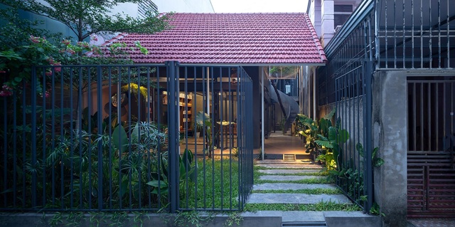 Nhà ở Nghệ An như “đi nghỉ dưỡng” nhờ sân vườn xanh mát quanh năm - 2