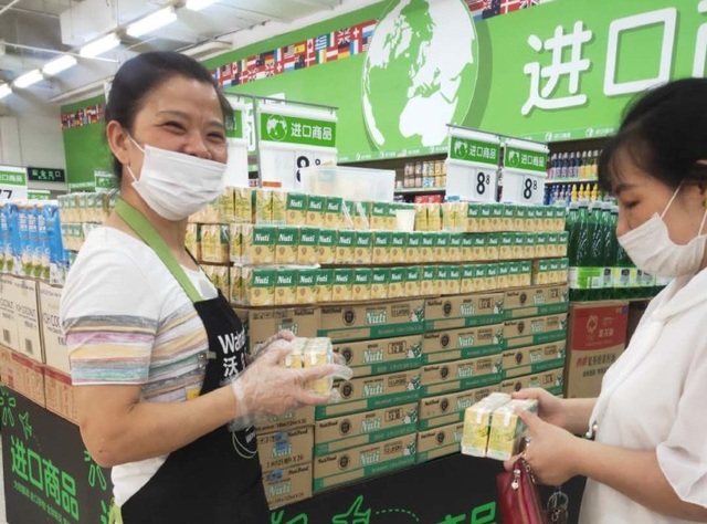 Thương hiệu sữa đầu tiên của Việt Nam có mặt trên kệ hàng Walmart - 2 Thương hiệu sữa đầu tiên của Việt Nam có mặt trên kệ hàng Walmart - 2