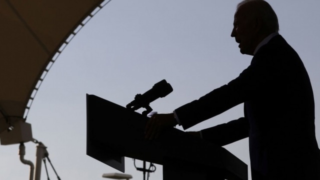 “Điều bất ngờ tháng 10” khiến ông Biden đi vào “vết xe đổ” của bà Hillary? - 1 “Điều bất ngờ tháng 10” khiến ông Biden đi vào “vết xe đổ” của bà Hillary? - 1