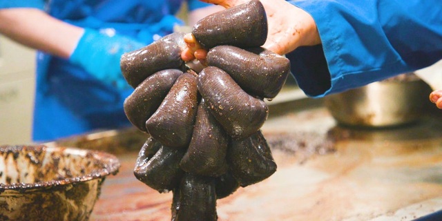 Người Tây làm món dồi lợn có gì khác biệt so với kiểu của người Việt Nam? - 2 Người Tây làm món dồi lợn có gì khác biệt so với kiểu của người Việt Nam? - 2