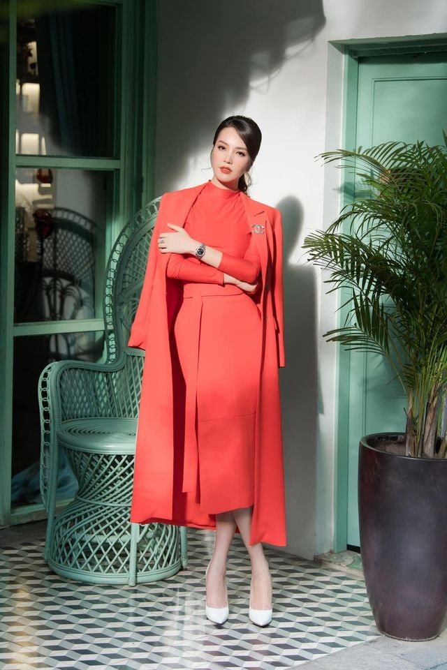 Mỹ Tâm lén lau nước mắt khi đi cứu trợ bà con tại Quảng Nam - 12 Mỹ Tâm lén lau nước mắt khi đi cứu trợ bà con tại Quảng Nam - 12