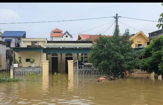 Ninh Bình: Nước lũ dâng nhanh, gần 300 học sinh phải nghỉ học - 1 Ninh Bình: Nước lũ dâng nhanh, gần 300 học sinh phải nghỉ học - 1