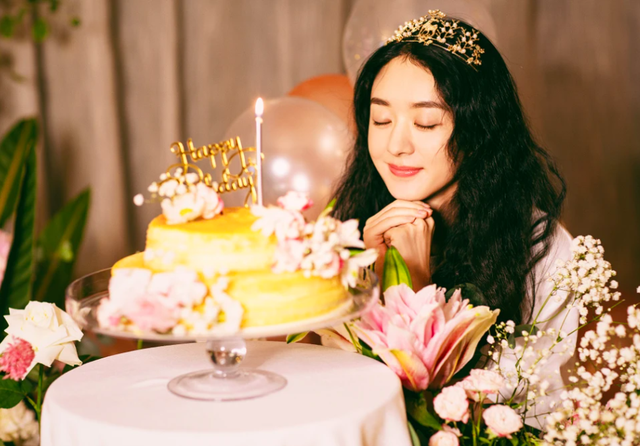 Tuổi 33 đầy thành công, hạnh phúc và danh tiếng của Triệu Lệ Dĩnh - 2 Tuổi 33 đầy thành công, hạnh phúc và danh tiếng của Triệu Lệ Dĩnh - 2