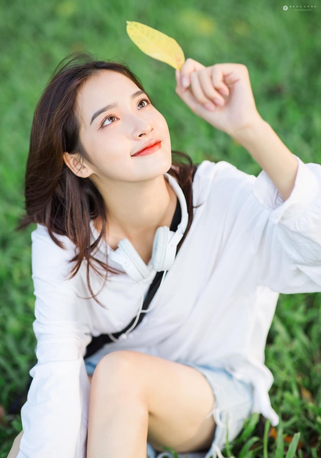 Nữ sinh 10X có nét đẹp trong trẻo, thích làm bạn với chiếc kim sợi chỉ - 5 Nữ sinh 10X có nét đẹp trong trẻo, thích làm bạn với chiếc kim sợi chỉ - 5