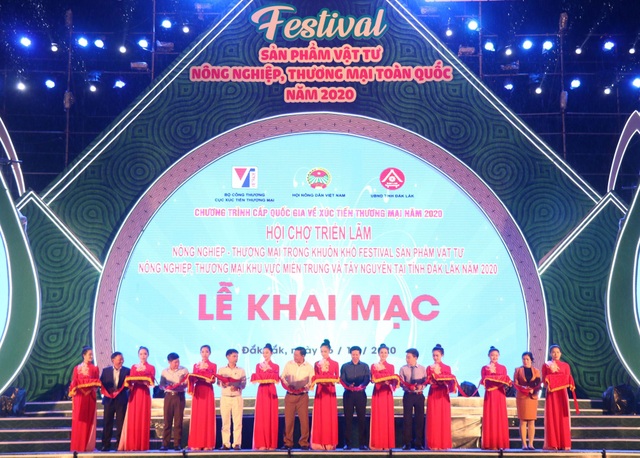 Đắk Lắk tổ chức Festival Sản phẩm vật tư nông nghiệp và thương mại - 1 Đắk Lắk tổ chức Festival Sản phẩm vật tư nông nghiệp và thương mại - 1