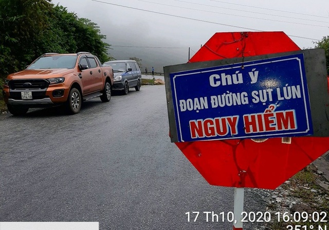 Sụt lún tại dốc nguy hiểm nhất tuyến đường miền Tây xứ Nghệ - 2 Sụt lún tại dốc nguy hiểm nhất tuyến đường miền Tây xứ Nghệ - 2