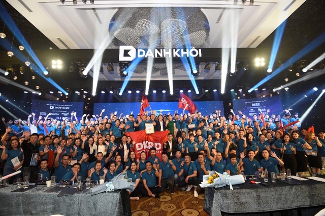 BĐS Nha Trang “bùng nổ” với sự kiện thu hút hơn 1.000 chuyên gia bán hàng - 2 BĐS Nha Trang “bùng nổ” với sự kiện thu hút hơn 1.000 chuyên gia bán hàng - 2