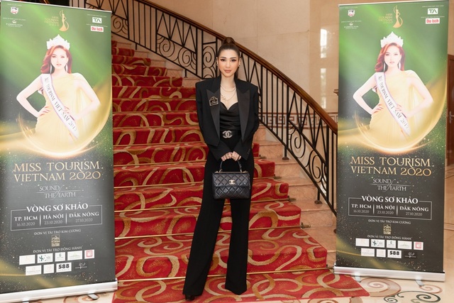 CEO Lâm Ngân mặc style menswears nổi bật trên ghế nóng Hoa khôi Du lịch Việt Nam - 5 CEO Lâm Ngân mặc style menswears nổi bật trên ghế nóng Hoa khôi Du lịch Việt Nam - 5