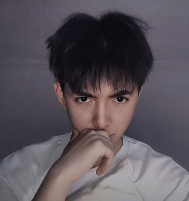 Nhan sắc của cựu nam sinh trường Ams mang hai dòng máu - 1 Nhan sắc của cựu nam sinh trường Ams mang hai dòng máu - 1