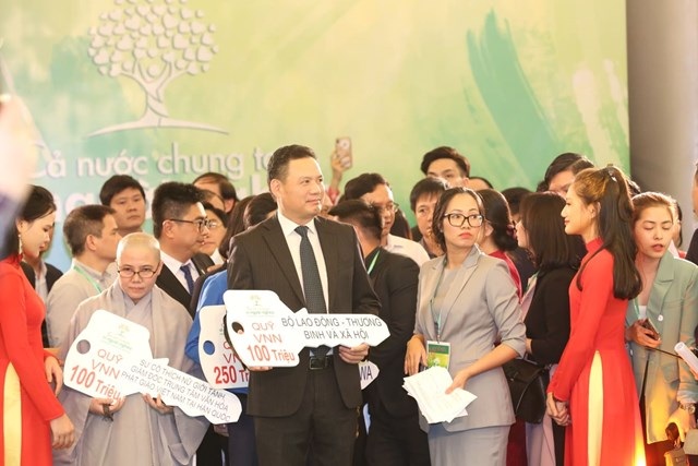 Tiếp nhận đăng ký ủng hộ Quỹ ‘Vì người nghèo’ và an sinh xã hội - 15 Tiếp nhận đăng ký ủng hộ Quỹ ‘Vì người nghèo’ và an sinh xã hội - 15