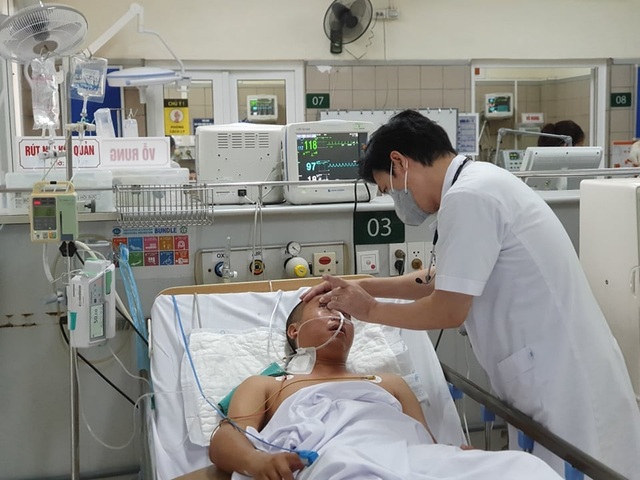 Uống rượu đám giỗ, 3 thanh niên cùng bị ngộ độc - 1 Uống rượu đám giỗ, 3 thanh niên cùng bị ngộ độc - 1