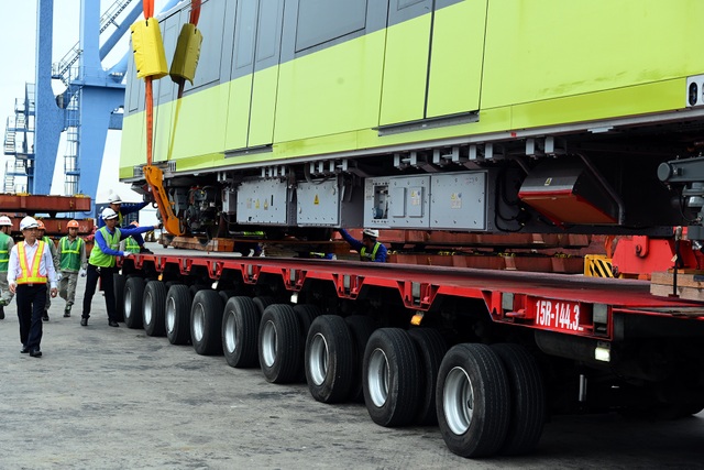 Đoàn xe siêu trường chở tàu đường sắt Nhổn - ga Hà Nội từ Đình Vũ về Hà Nội - 9 Đoàn xe siêu trường chở tàu đường sắt Nhổn - ga Hà Nội từ Đình Vũ về Hà Nội - 9