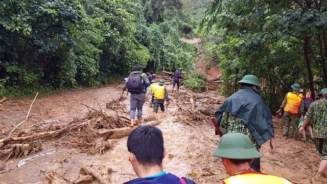 Tìm thấy thi thể 3 trong số 22 người mất tích vì lở núi tại Quảng Trị - 2