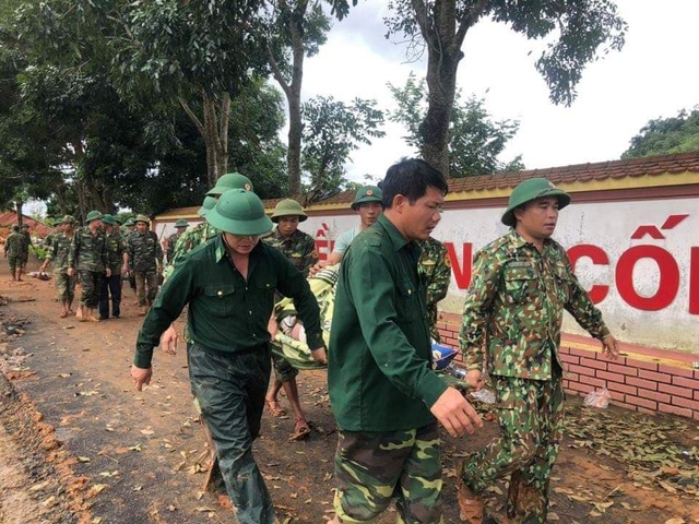 Bodies found 12 of the 22 people missing due to a landslide in Quang Tri - 3