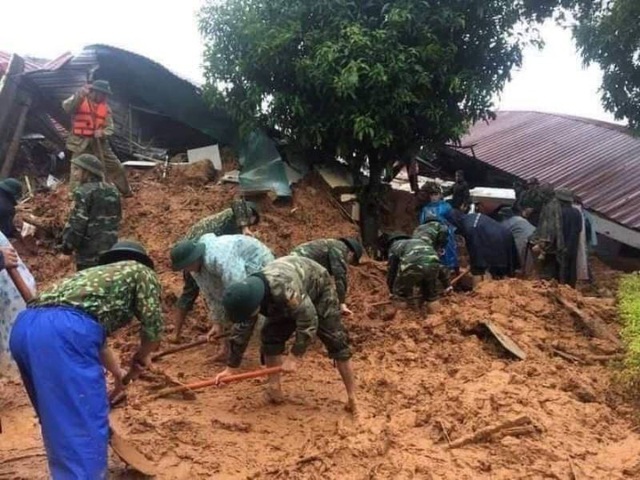 Quảng Ngãi: Sẻ chia nỗi đau do thiên tai gây ra tại Thừa Thiên – Huế - 1 Quảng Ngãi: Sẻ chia nỗi đau do thiên tai gây ra tại Thừa Thiên – Huế - 1