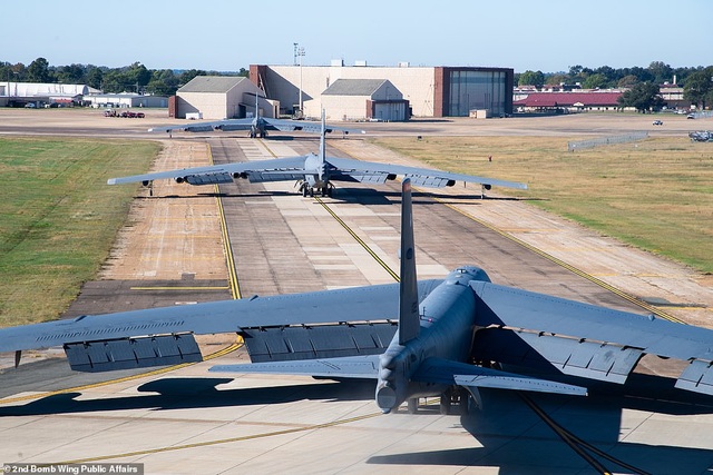 Dàn máy bay B-52 Mỹ tập trận “Voi đi bộ” - 10