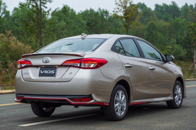 Bán gần 3.000 xe tháng 9, đây là lý do Toyota Vios cho đối thủ “hít khói” - 4 Bán gần 3.000 xe tháng 9, đây là lý do Toyota Vios cho đối thủ “hít khói” - 4
