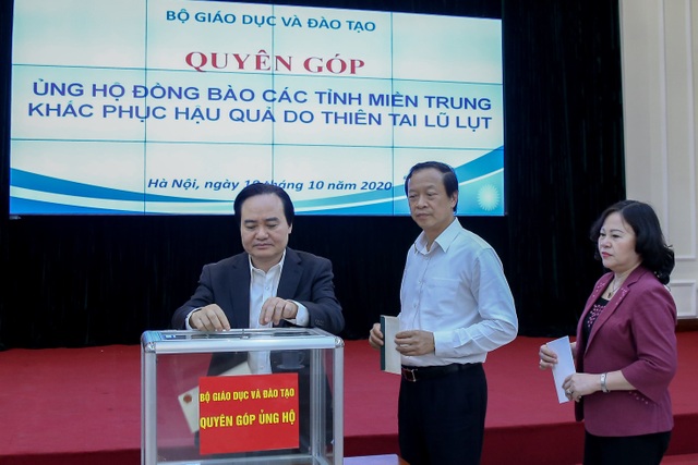 Bộ Giáo dục phát động quyên góp ủng hộ đồng bào các tỉnh miền Trung - 1 Bộ Giáo dục phát động quyên góp ủng hộ đồng bào các tỉnh miền Trung - 1