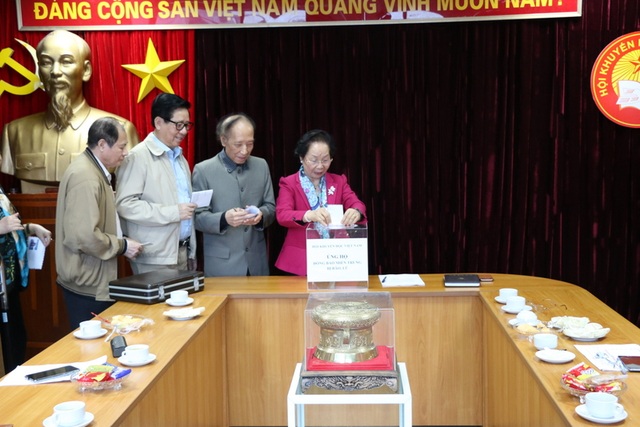 Hội Khuyến học Việt Nam phát động quyên góp ủng hộ đồng bào vùng lũ - 1 Hội Khuyến học Việt Nam phát động quyên góp ủng hộ đồng bào vùng lũ - 1