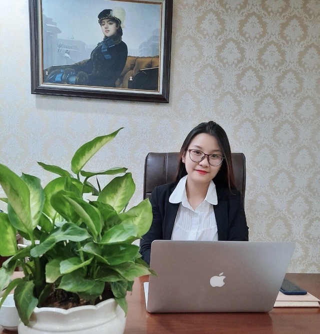 Tài xế beCar mở phim đồi truỵ, sàm sỡ nữ khách có thể bị xử lý hình sự? - 2 Tài xế beCar mở phim đồi truỵ, sàm sỡ nữ khách có thể bị xử lý hình sự? - 2
