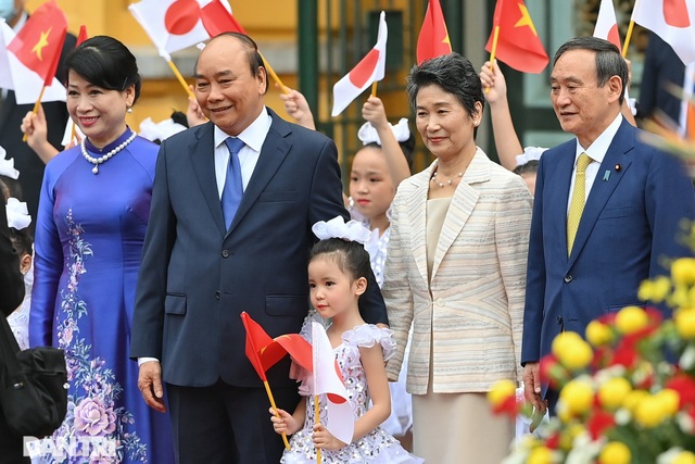 Japanese Prime Minister's Wife Visits Van Mieu - Quoc Tu Giam - 2