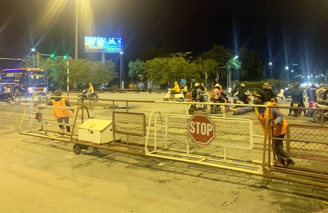 Gác chắn đường tàu: Nghề của những “bóng hồng thép” - 2 Gác chắn đường tàu: Nghề của những “bóng hồng thép” - 2