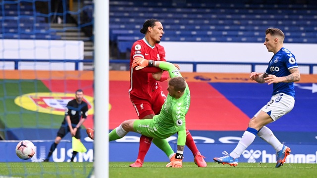 Liverpool mất Van Dijk hết mùa giải: Bay luôn cả ngai vàng? - 1 Liverpool mất Van Dijk hết mùa giải: Bay luôn cả ngai vàng? - 1