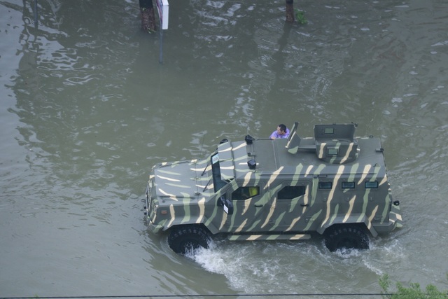 “Có ai còn trong nhà không để chúng tôi cứu ra?” - 3 “Có ai còn trong nhà không để chúng tôi cứu ra?” - 3