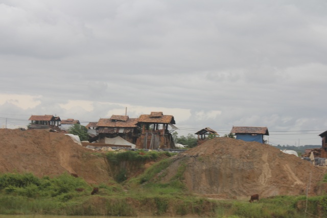 Kon Tum: Nhọc nhằn phận đời nữ phu gạch - 7 Kon Tum: Nhọc nhằn phận đời nữ phu gạch - 7