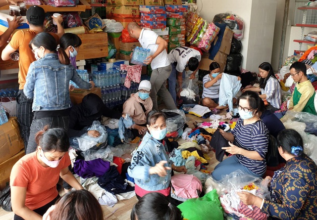 Gói 10.000 chiếc bánh chưng, bánh tét hỗ trợ đồng bào miền Trung - 9 Gói 10.000 chiếc bánh chưng, bánh tét hỗ trợ đồng bào miền Trung - 9
