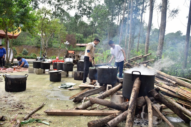 Hàng nghìn chiếc “bánh nghĩa tình” gửi vào miền Trung ruột thịt - 2 Hàng nghìn chiếc “bánh nghĩa tình” gửi vào miền Trung ruột thịt - 2