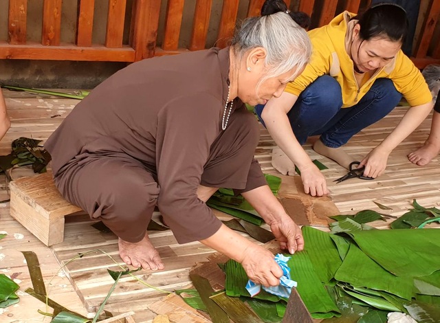 Gói 10.000 chiếc bánh chưng, bánh tét hỗ trợ đồng bào miền Trung - 6 Gói 10.000 chiếc bánh chưng, bánh tét hỗ trợ đồng bào miền Trung - 6