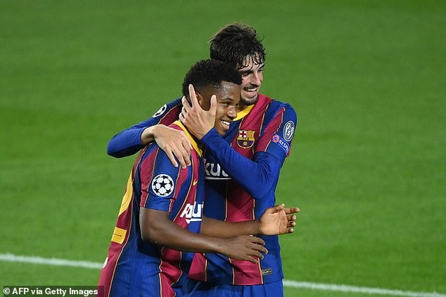 Messi tỏa sáng, Barcelona đánh bại Ferencvaros “5 sao” - 4