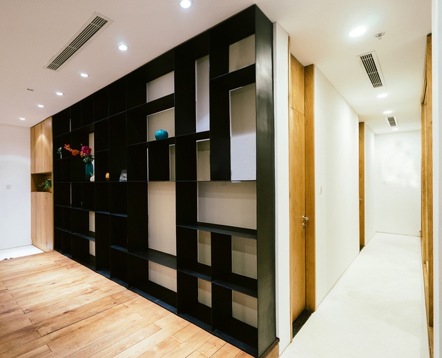 Chi 950 triệu đồng, vợ chồng ở Sài Gòn “biến” nhà 75m2 như rộng ra gấp đôi - 3 Chi 950 triệu đồng, vợ chồng ở Sài Gòn “biến” nhà 75m2 như rộng ra gấp đôi - 3