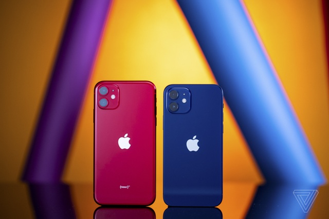 Close-up of iPhone 12 and 12 Pro: the design of the combination of iPhone 11 and iPhone 5-11