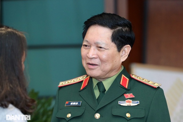 Bộ trưởng Quốc phòng: Sẽ bố trí việc làm cho con em các chiến sĩ hi sinh - 1 Bộ trưởng Quốc phòng: Sẽ bố trí việc làm cho con em các chiến sĩ hi sinh - 1