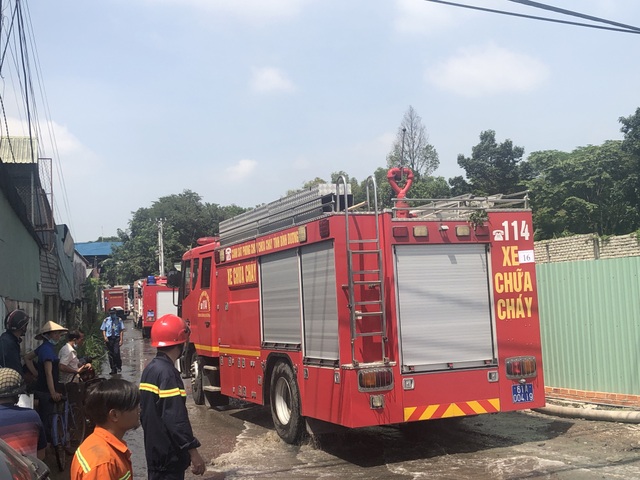 Điều tra nguyên nhân vụ cháy lớn ở công ty xử lý môi trường - 3 Điều tra nguyên nhân vụ cháy lớn ở công ty xử lý môi trường - 3