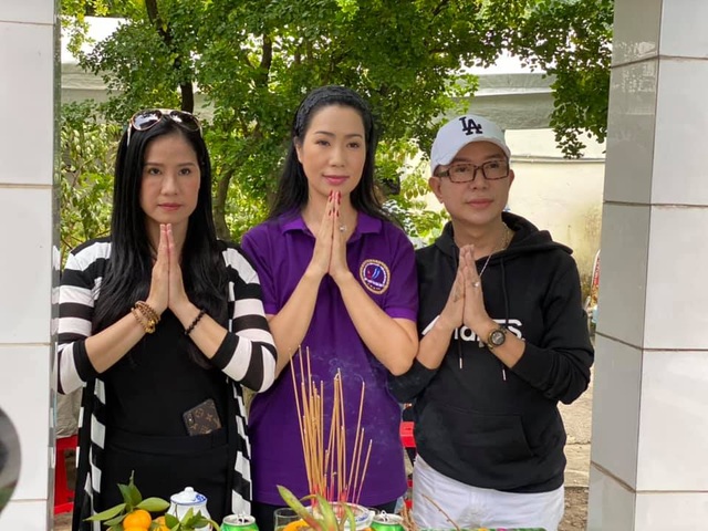 Trịnh Kim Chi, Lê Tuấn Anh tưởng nhớ 24 năm Lê Công Tuấn Anh qua đời - 3 Trịnh Kim Chi, Lê Tuấn Anh tưởng nhớ 24 năm Lê Công Tuấn Anh qua đời - 3