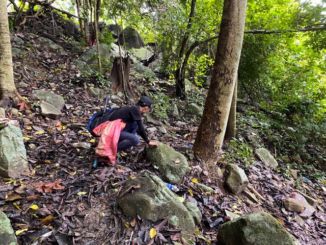 Mountain climbing journey combined with scavenging on Ba Den mountain, the highest in the Southeast - 5