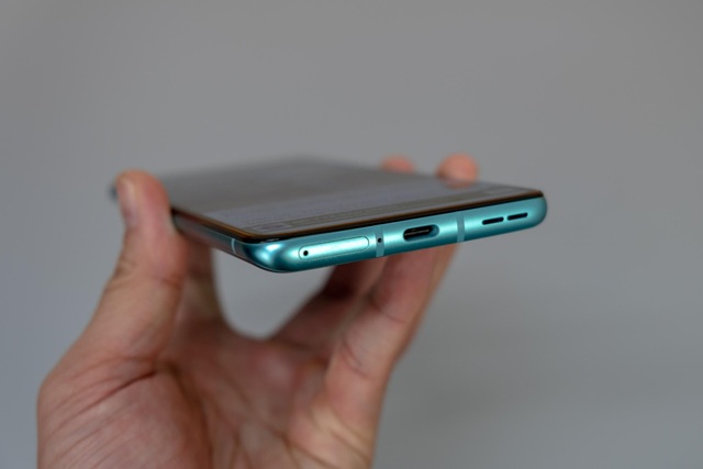 Trên tay OnePlus 8T 5G: chip Snapdragon 865, RAM 12GB, sạc nhanh 65W - 9
