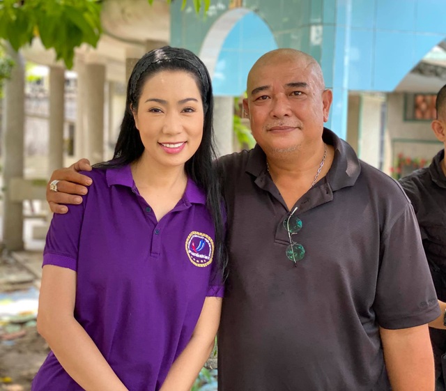 Trịnh Kim Chi, Lê Tuấn Anh tưởng nhớ 24 năm Lê Công Tuấn Anh qua đời - 6 Trịnh Kim Chi, Lê Tuấn Anh tưởng nhớ 24 năm Lê Công Tuấn Anh qua đời - 6