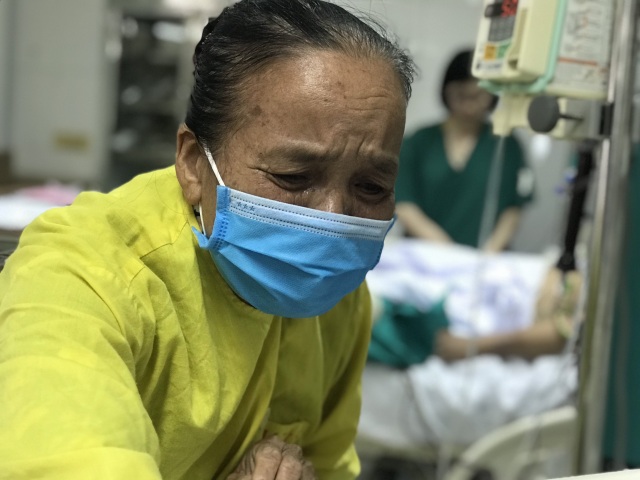 Xót thương cảnh người mẹ nghẹn ngào cầu xin bạn đọc cứu con - 5 Xót thương cảnh người mẹ nghẹn ngào cầu xin bạn đọc cứu con - 5