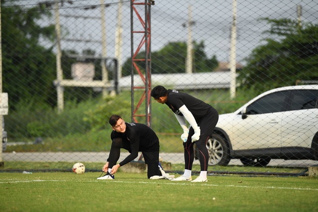 Đặng Văn Lâm nỗ lực ghi điểm với thầy mới ở Muangthong United - 4 Đặng Văn Lâm nỗ lực ghi điểm với thầy mới ở Muangthong United - 4